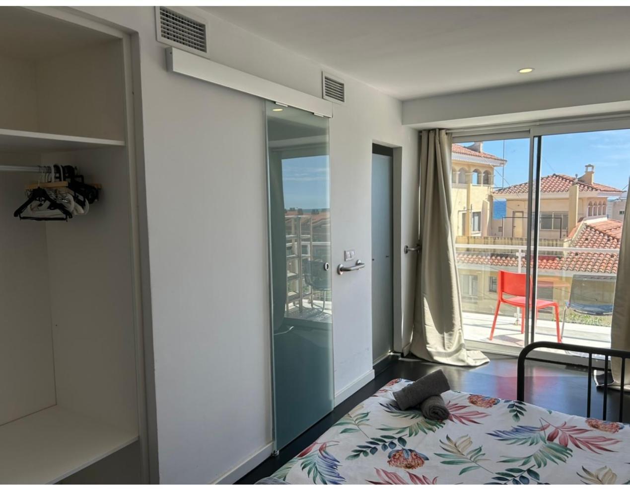 Hug Hotel2022 El Carrer del Canonge Exterior photo